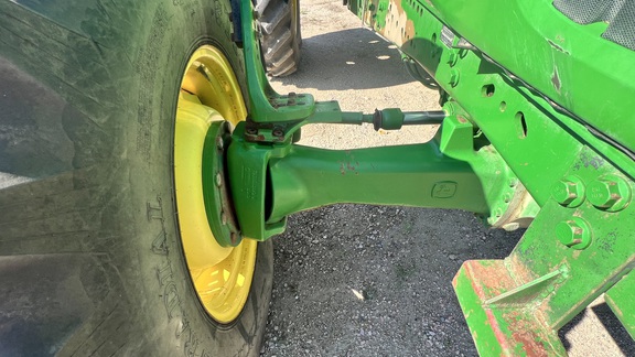 2005 John Deere 7520 Tractor