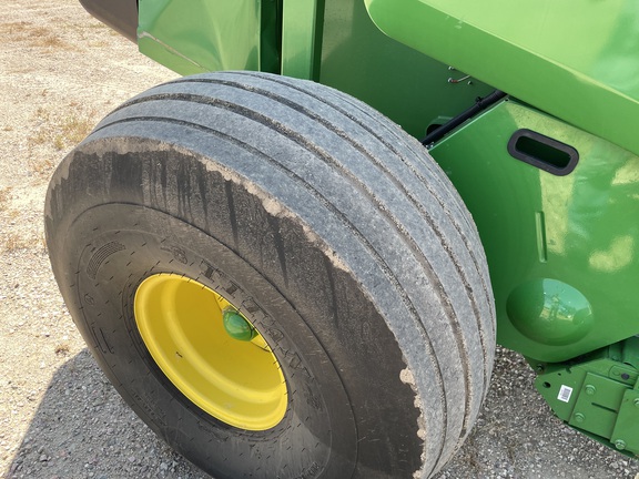 2020 John Deere 560M Baler/Round