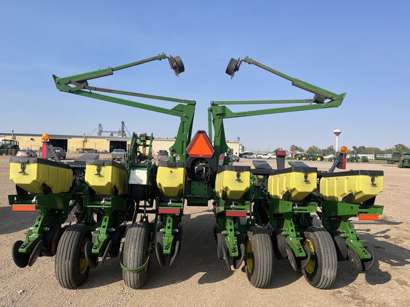 2003 John Deere 1760 Planter