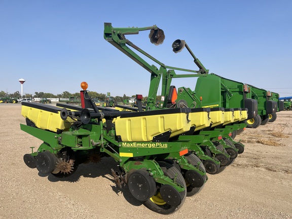 2003 John Deere 1760 Planter