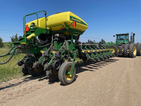 2012 John Deere 1770NT CCS Planter