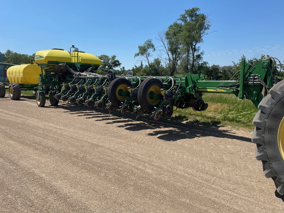 2012 John Deere 1770NT CCS Planter