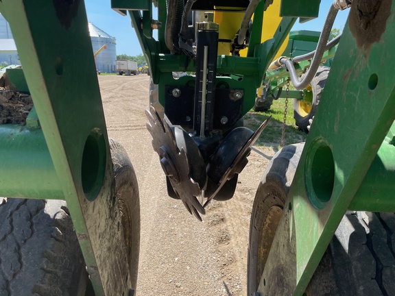 2012 John Deere 1770NT CCS Planter