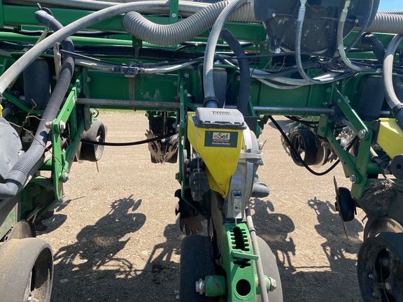 2012 John Deere 1770NT CCS Planter