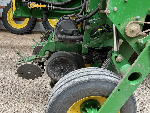 2013 John Deere 1770NT Planter