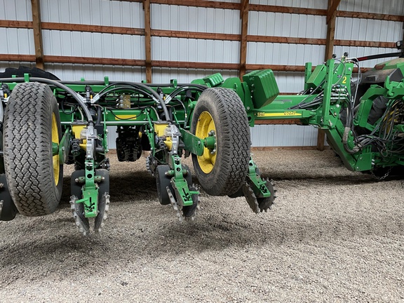 2013 John Deere 1770NT Planter