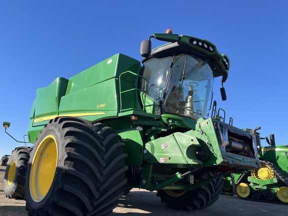 2018 John Deere S790 Combine