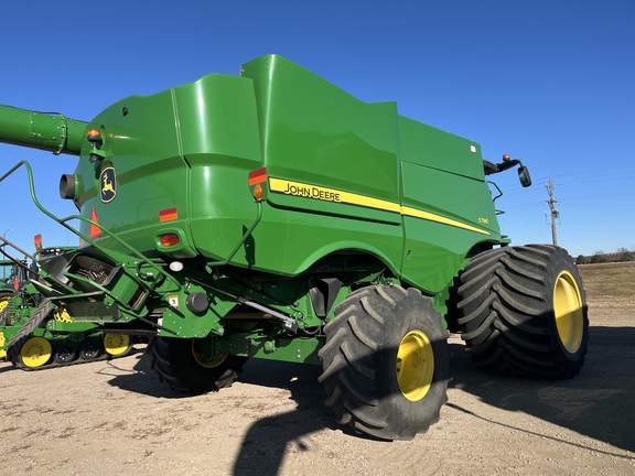 2018 John Deere S790 Combine