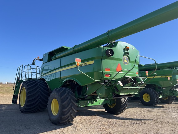 2018 John Deere S790 Combine