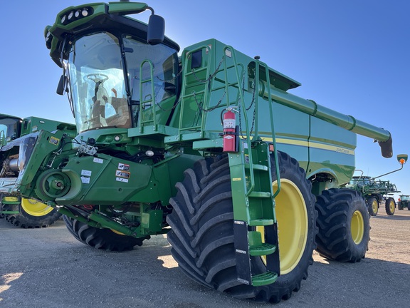 2018 John Deere S790 Combine