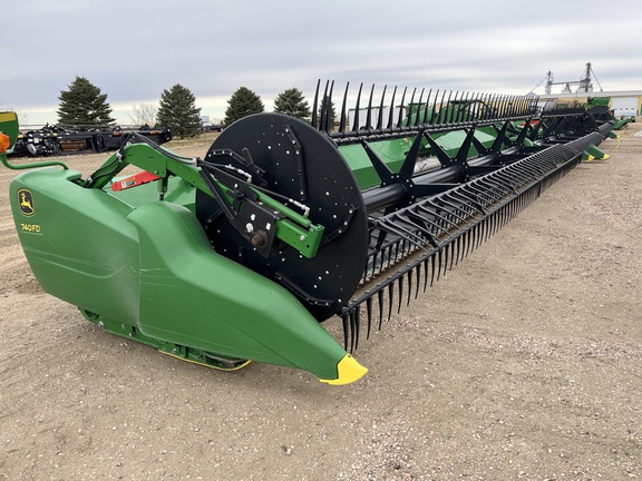 2020 John Deere 740FD Header Combine