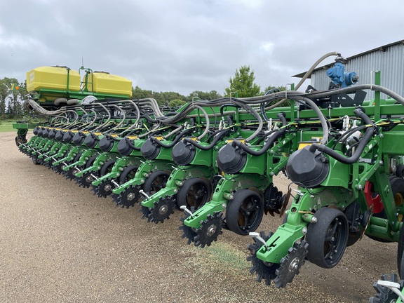 2022 John Deere DB90 Planter