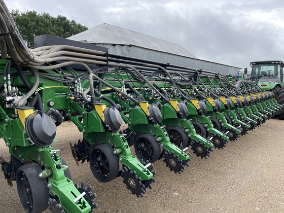 2022 John Deere DB90 Planter