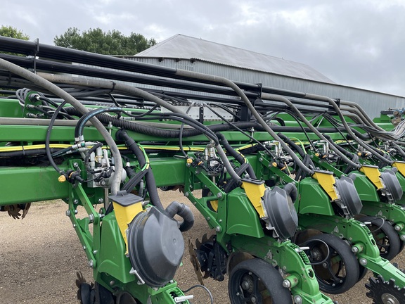 2022 John Deere DB90 Planter