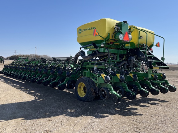 2022 John Deere DB90 Planter