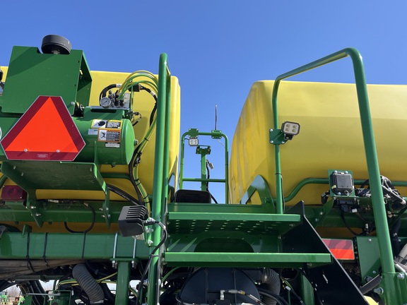 2022 John Deere DB90 Planter