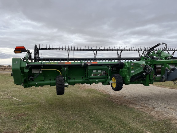 2023 John Deere HD40F Header Combine