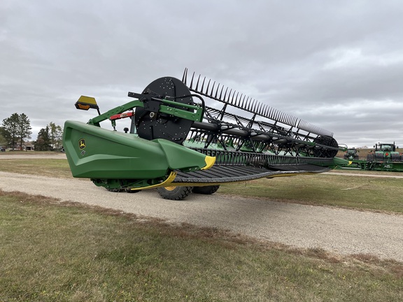 2023 John Deere HD40F Header Combine