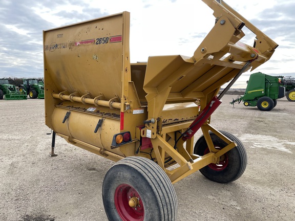 2011 Haybuster 2650 Bale Processor