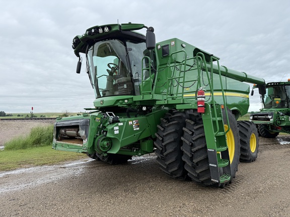 2022 John Deere S780 Combine