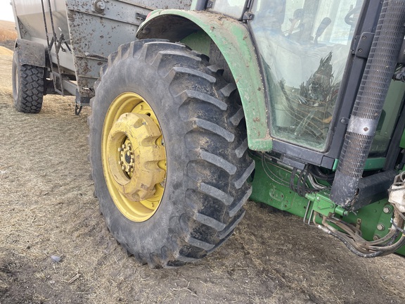 2010 John Deere 7330 Tractor