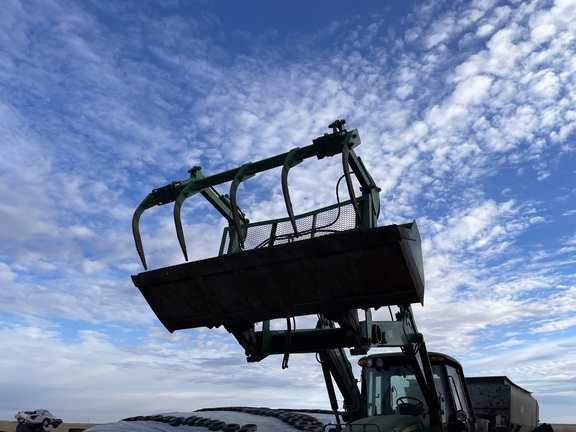 2010 John Deere 7330 Tractor