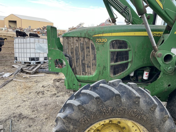 2010 John Deere 7330 Tractor