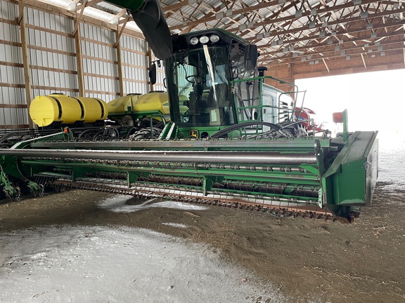 2010 John Deere A400 Windrower