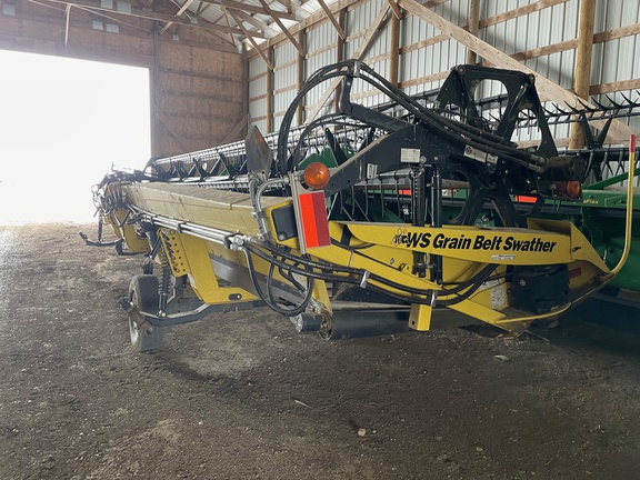 2010 John Deere A400 Windrower