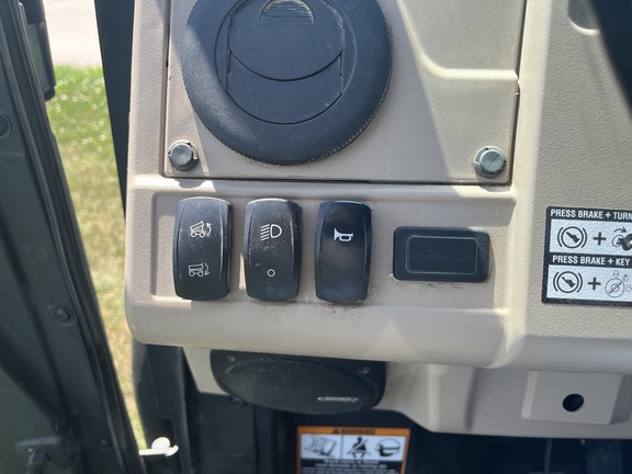 2021 John Deere XUV 835R ATV