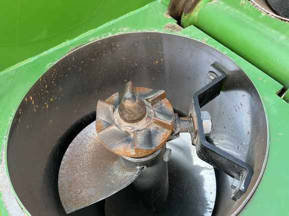 2015 Demco 850 Grain Cart