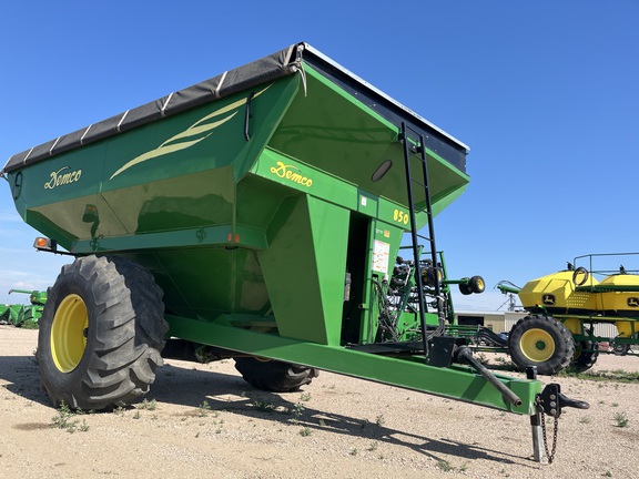 2015 Demco 850 Grain Cart