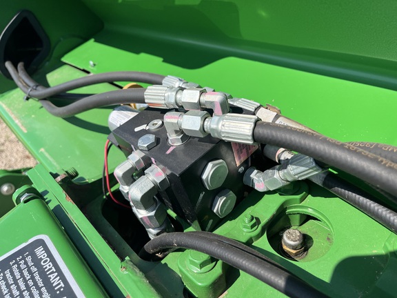 2021 John Deere 560M Baler/Round