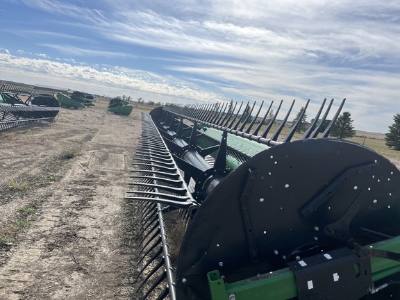 2016 John Deere 635FD Header Combine