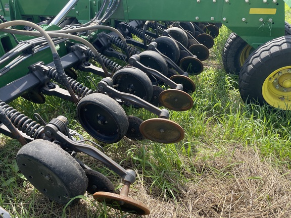 2016 John Deere 1890 Air Seeder