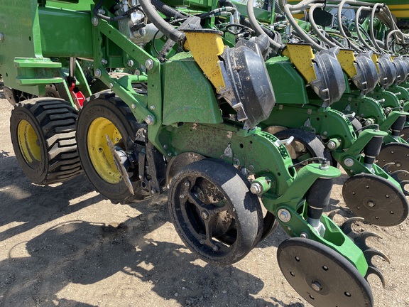 2022 John Deere DB60 Planter