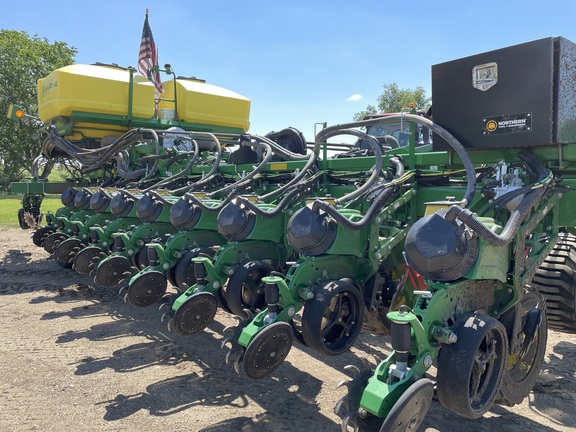 2022 John Deere DB60 Planter