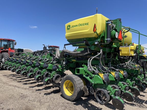 2022 John Deere DB60 Planter