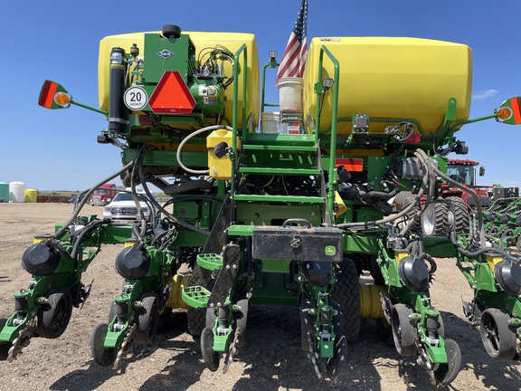2022 John Deere DB60 Planter