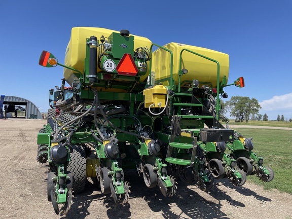 2022 John Deere DB60 Planter