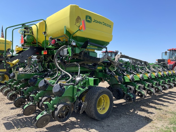 2022 John Deere DB60 Planter