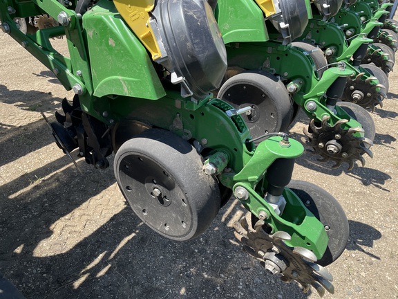 2022 John Deere DB60 Planter