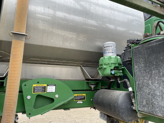 2016 John Deere R4038 Sprayer/High Clearance