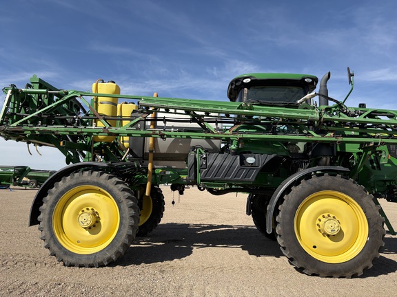 2016 John Deere R4038 Sprayer/High Clearance