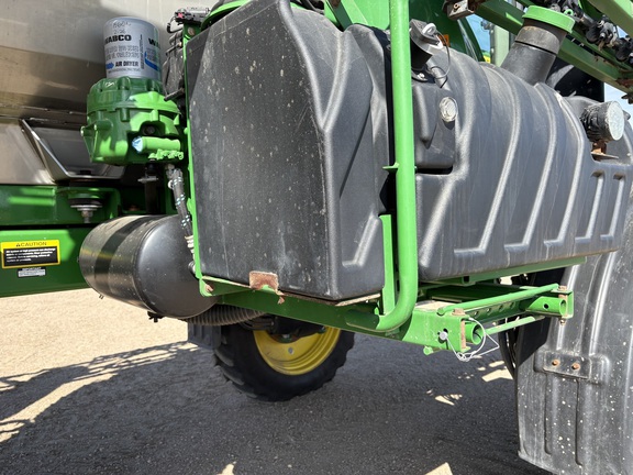 2016 John Deere R4038 Sprayer/High Clearance