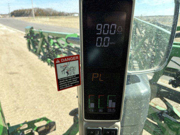 2016 John Deere R4038 Sprayer/High Clearance