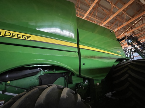 2023 John Deere S770 Combine