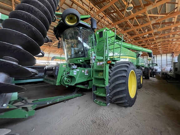 2023 John Deere S770 Combine