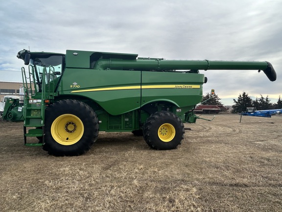 2023 John Deere S770 Combine
