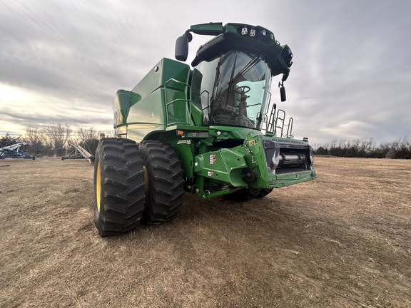 2023 John Deere S770 Combine